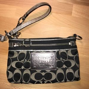 Coach Poppy Wristlet